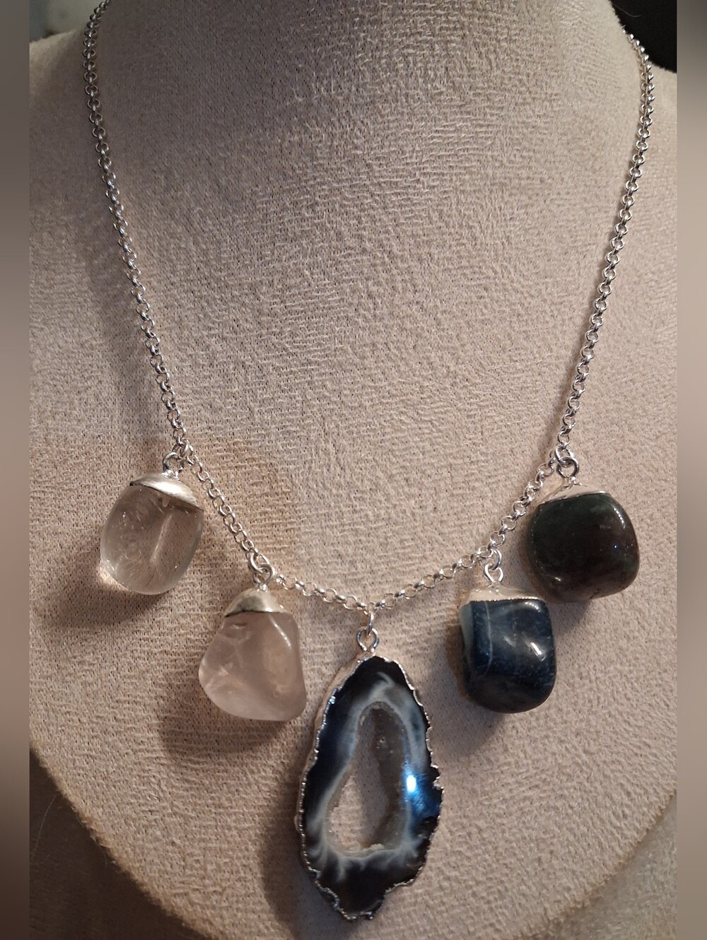 Silver Tone Cable Chain Necklace Agate, Slice Quartz Charms, Lobster, 9 - 10.5"